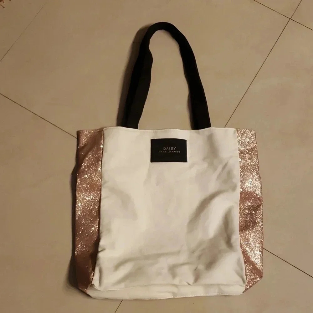 Daisy Marc Jacobs Tote Bag Brand New Daisy Marc Jacobs Tote Bag Brand New